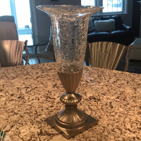 Boutique Accessories - Gorgeous Modern Vase